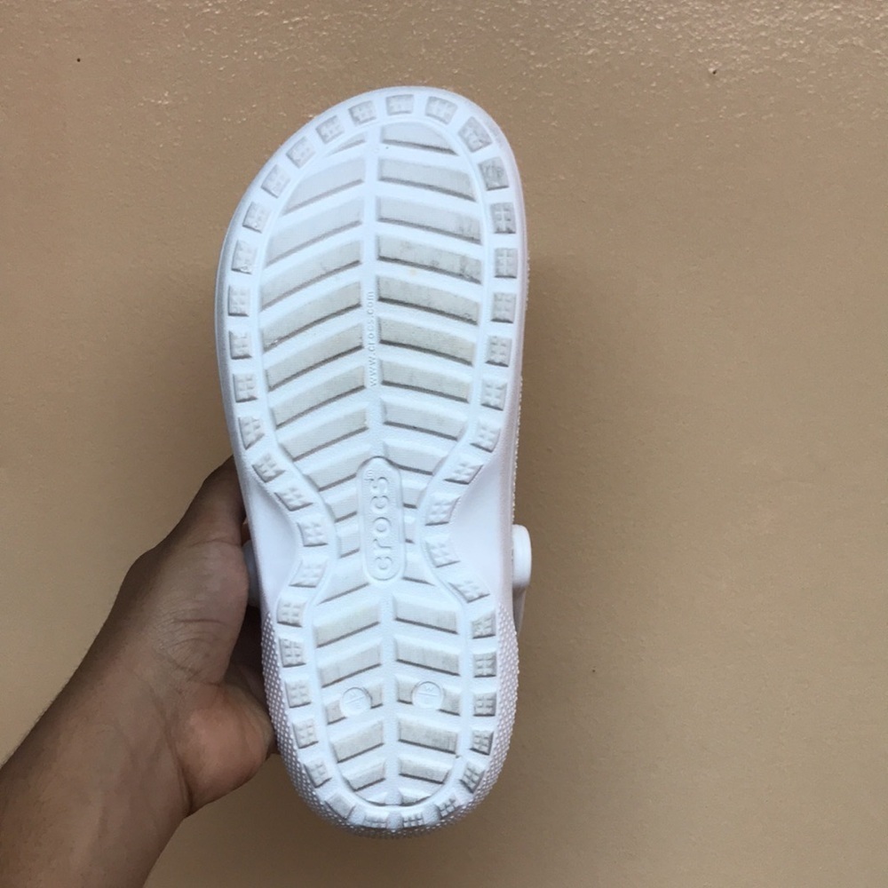 Crocs Classic White Faux Fur Interior - Picture 10 of 17